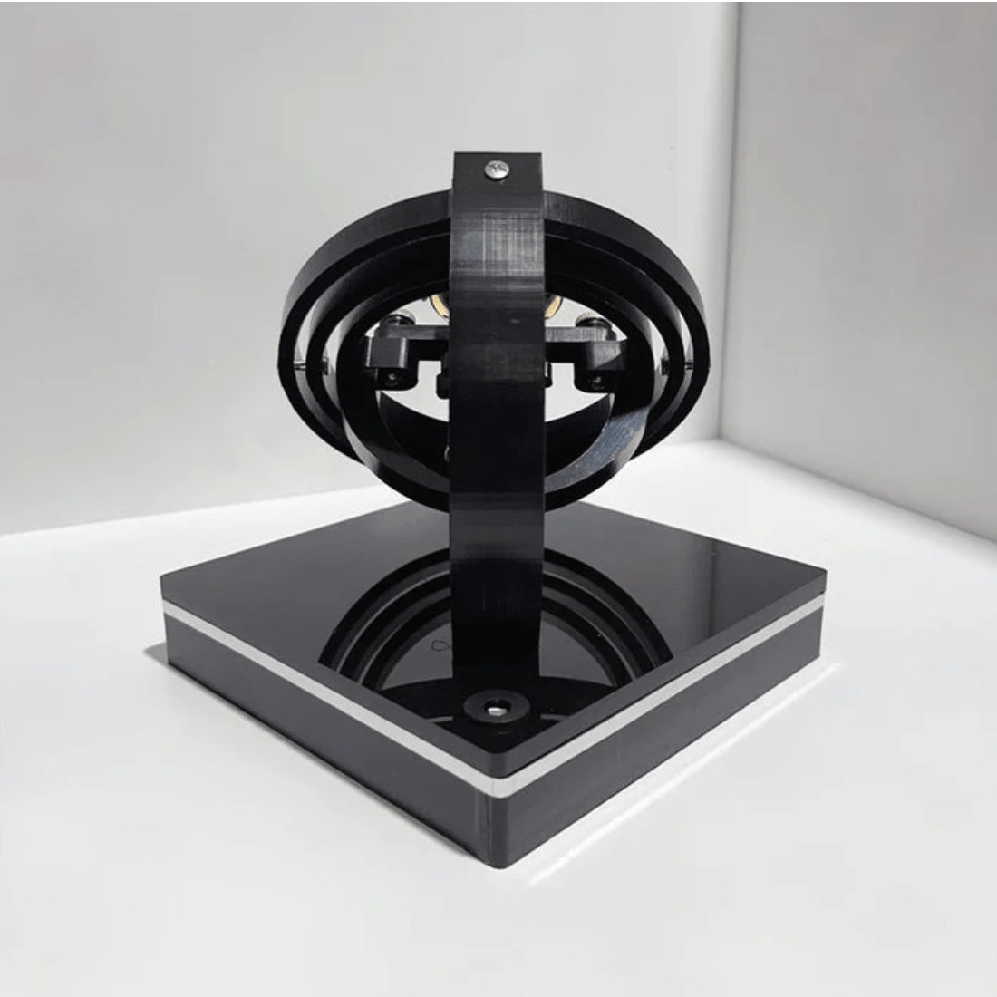 Automatisk Oplader til Ur – Ure Opladningsstation
