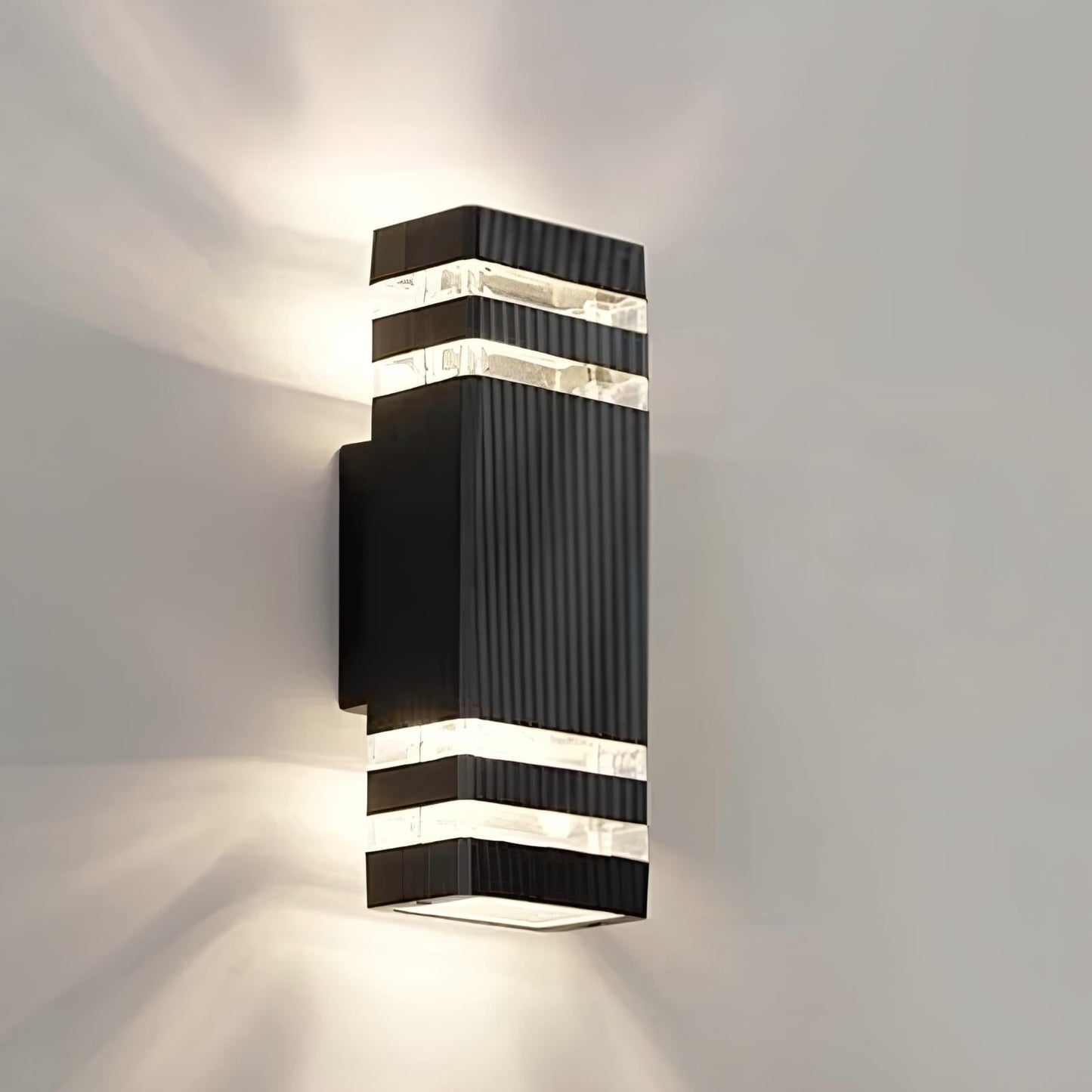 Modern utomhusvägglampa med dubbelsidig LED-belysning