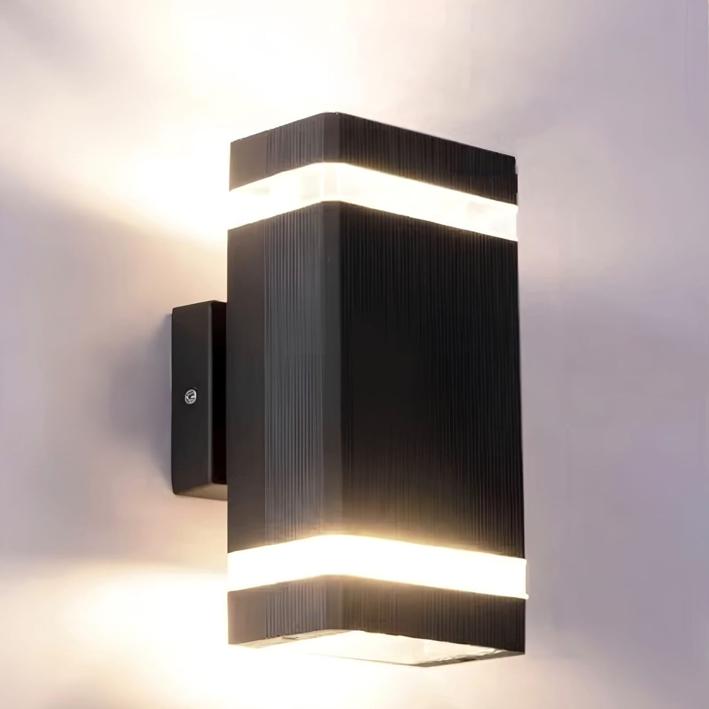 Modern utomhusvägglampa med dubbelsidig LED-belysning