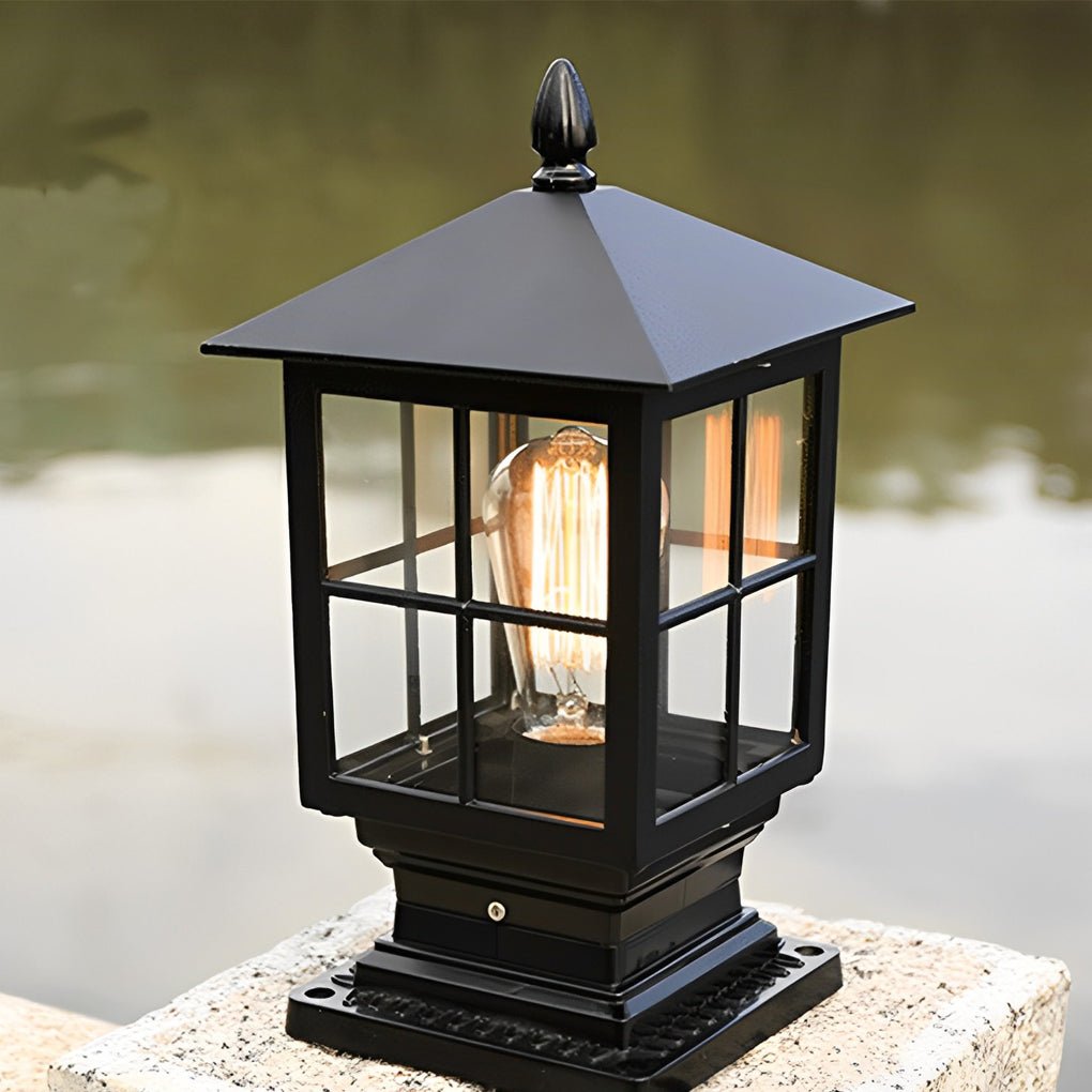Elegant Solcelledrevet Udendørslampe i Sort Metal til Haven