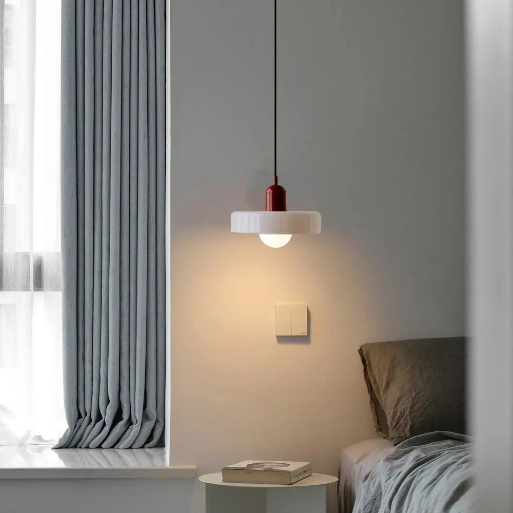 Färggrann Glashänglampa med Modern Bauhaus-Design