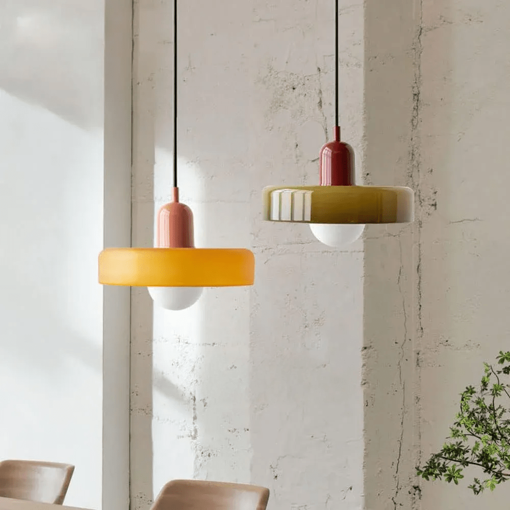 Färggrann Glashänglampa med Modern Bauhaus-Design