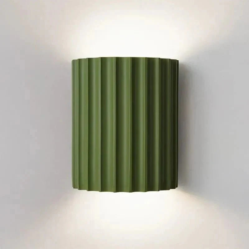 Elegant LED-væglampe med moderne design og nem montering
