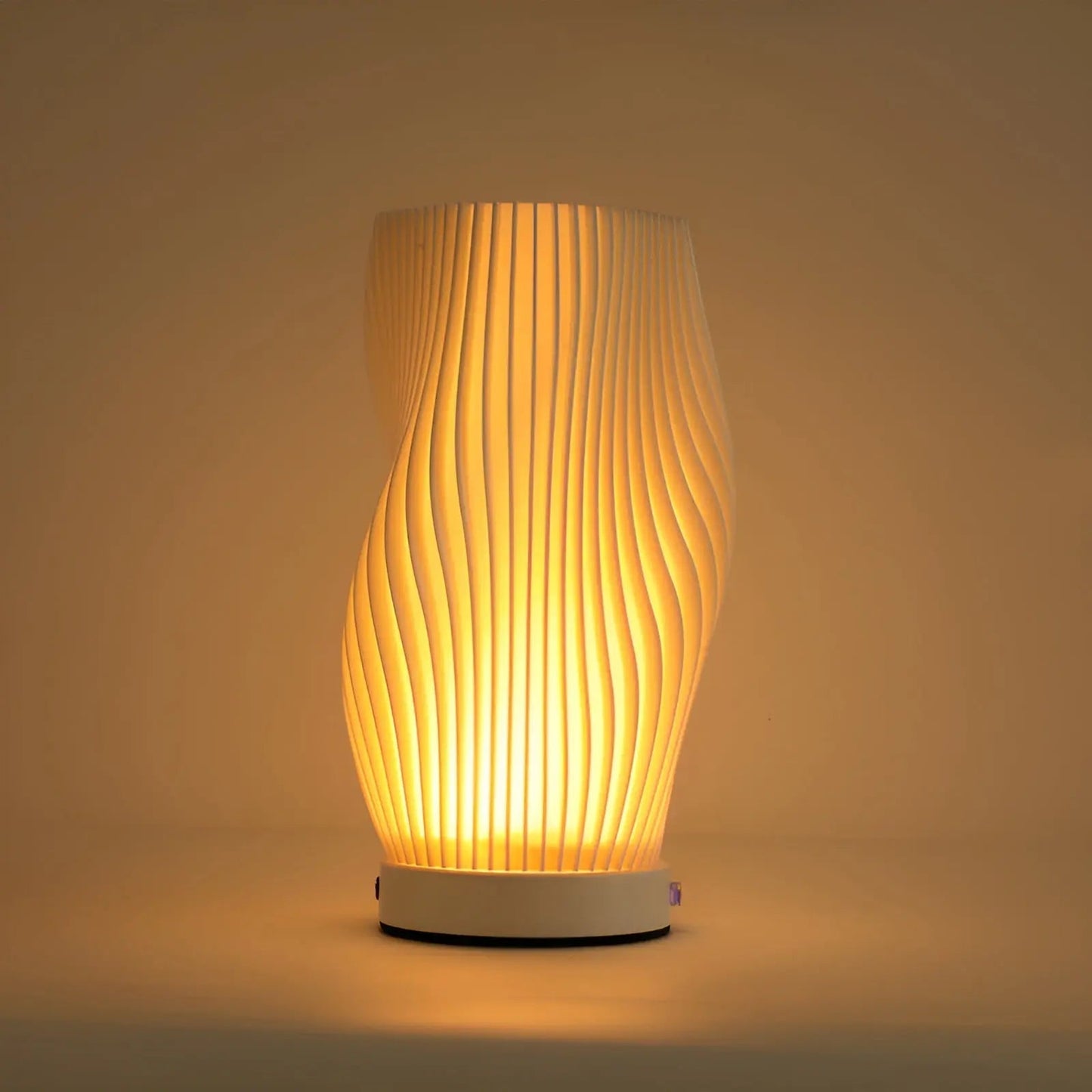 Velouté Bordlampe – Skab Beroligende Elegance i Dit Hjem