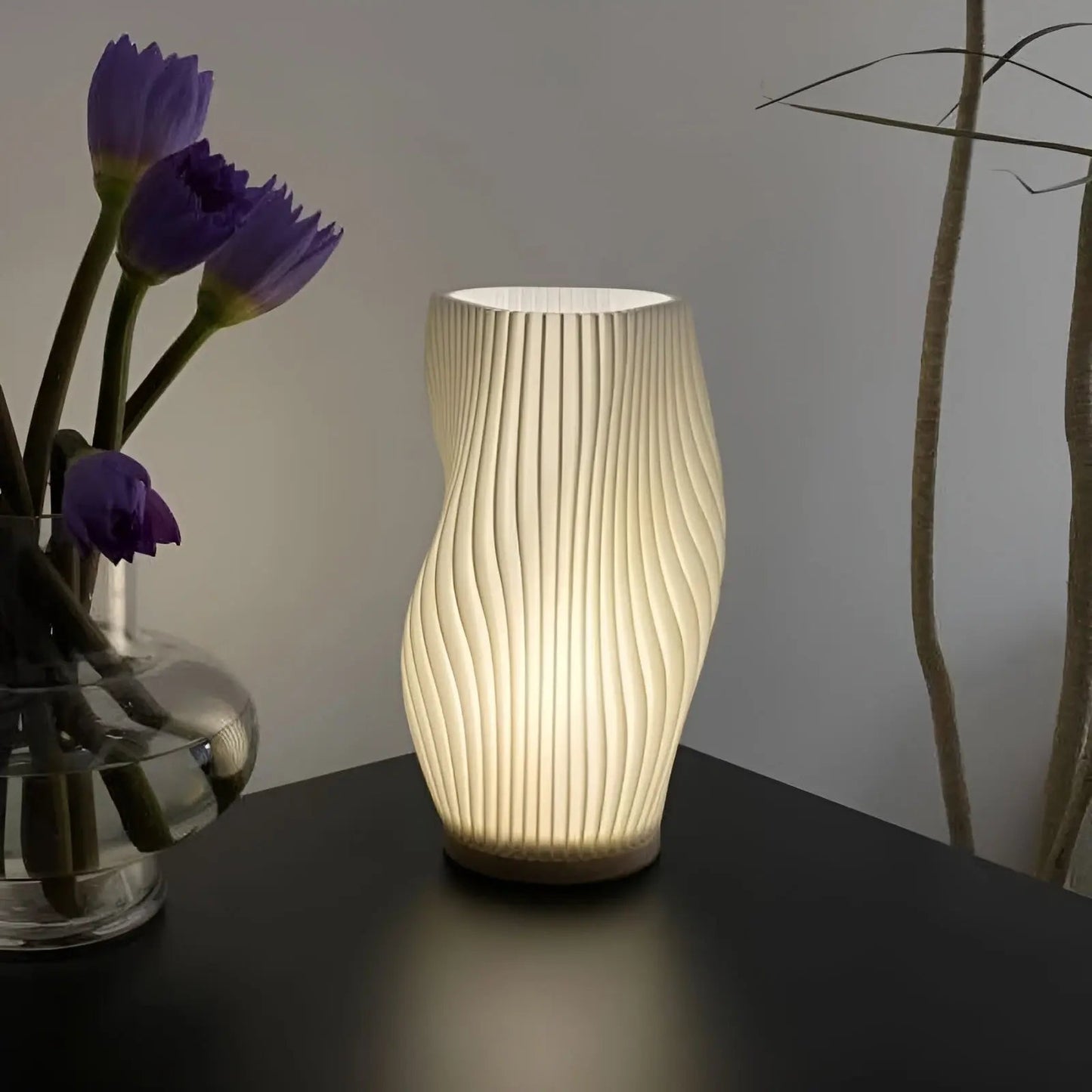 Velouté Bordlampe – Skab Beroligende Elegance i Dit Hjem