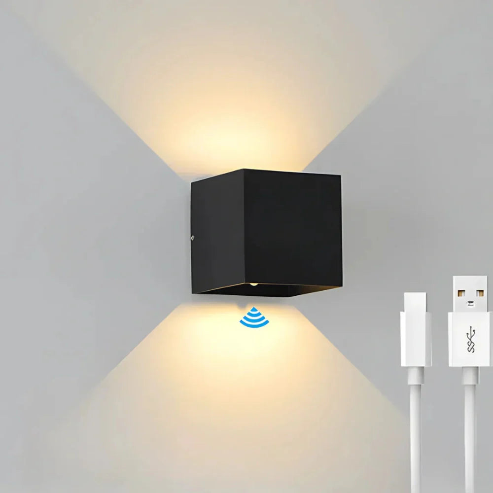 Justerbar Væglampe i Sort Aluminium med Cube Design