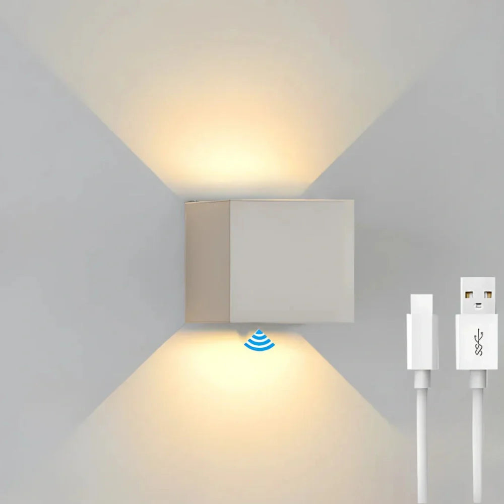Justerbar Væglampe i Sort Aluminium med Cube Design