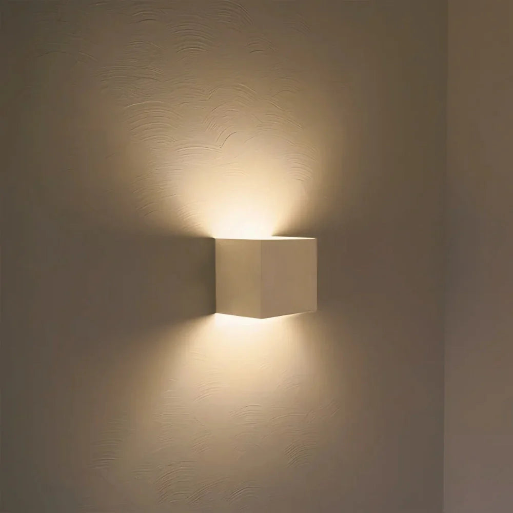 Justerbar Væglampe i Sort Aluminium med Cube Design