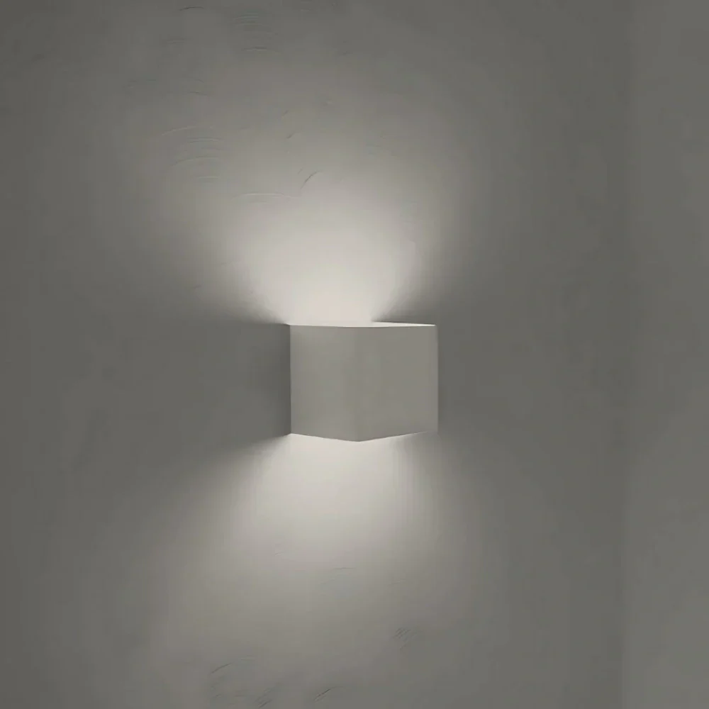 Justerbar Væglampe i Sort Aluminium med Cube Design