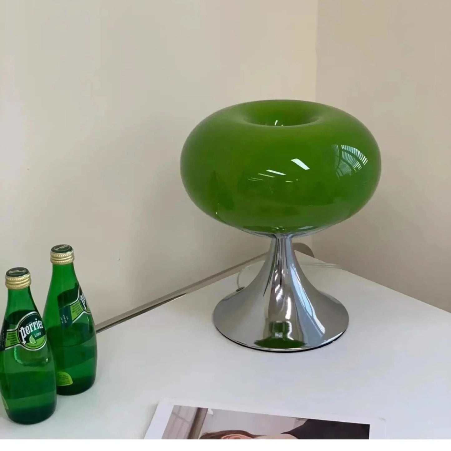 Vintage Bordlampe i Glas og Metal med Tidløs Elegance