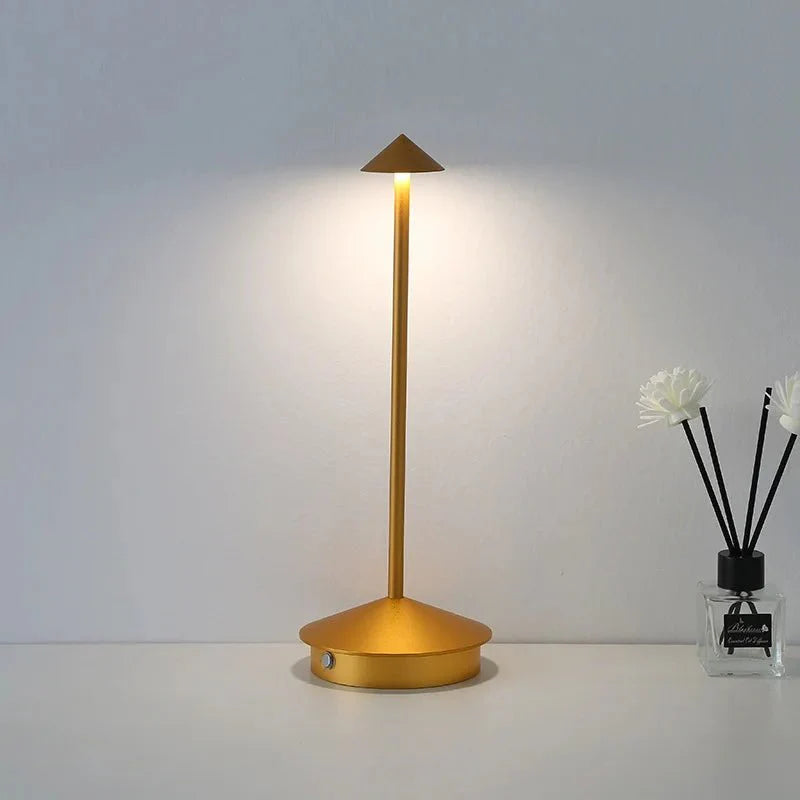 Elegant USB-bordlampe med berøringsfunktion og dæmpbart lys