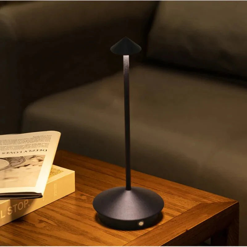 Elegant USB-bordlampe med berøringsfunktion og dæmpbart lys