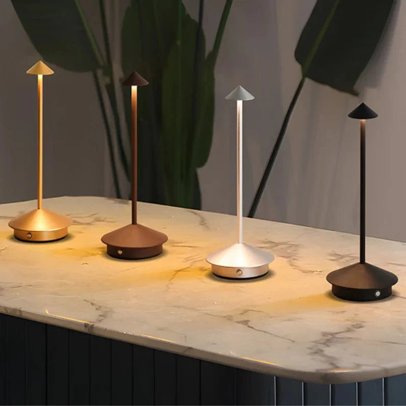 Elegant USB-bordlampe med berøringsfunktion og dæmpbart lys