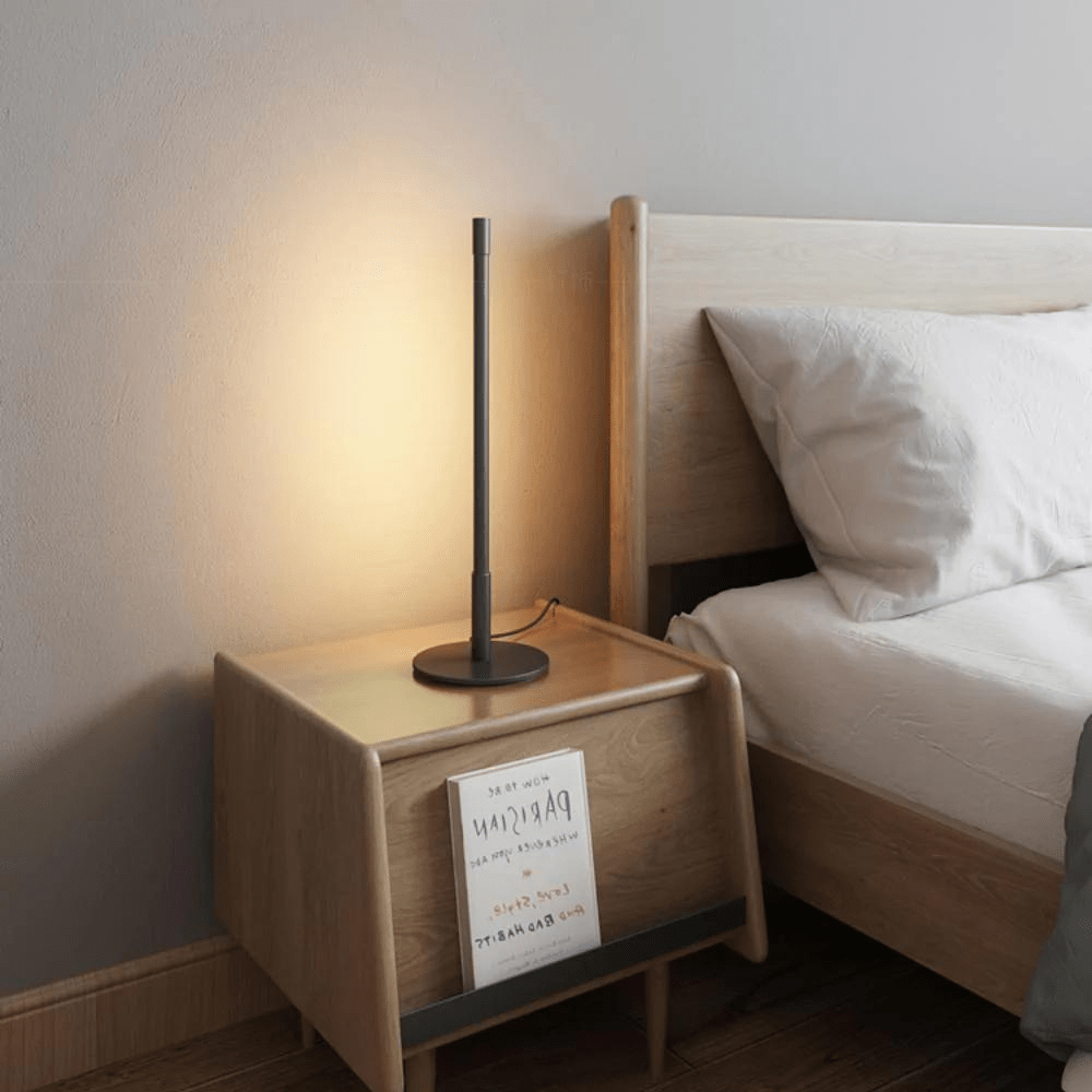 Elegant LED-bordlampe med justerbart varmt amberlys