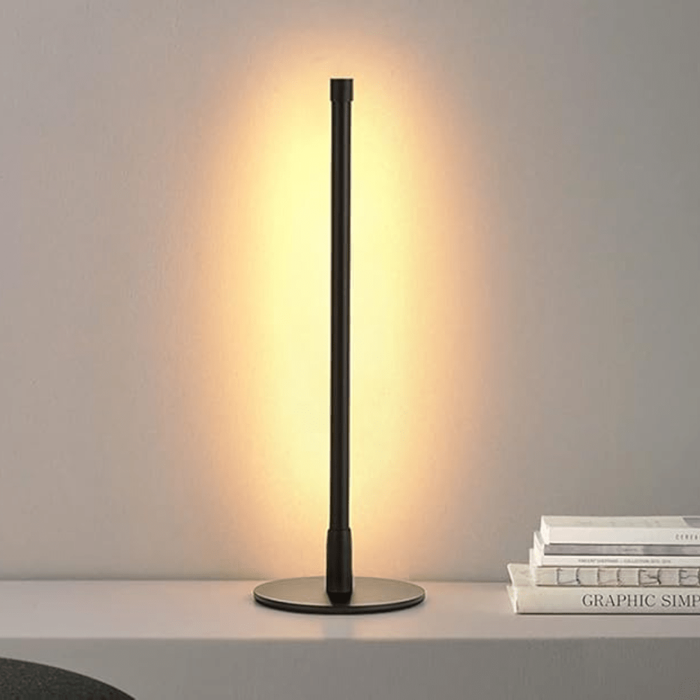 Elegant LED-bordlampe med justerbart varmt amberlys