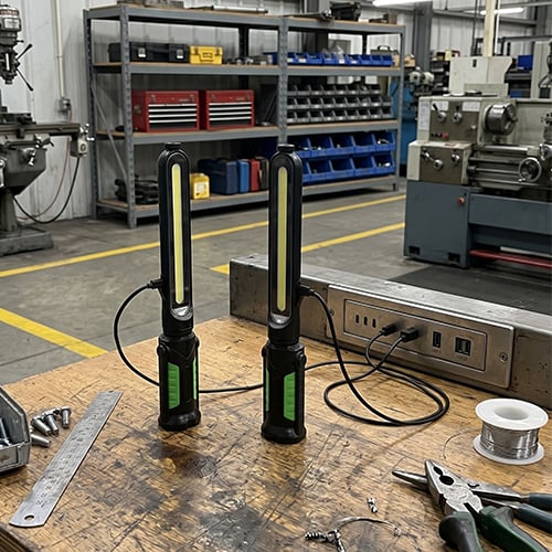 Genopladelig LED Inspektionslampe med Magnetfod – Arbejdslys til Bil og Garage