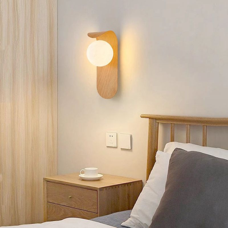 Moderne væglampe med stilrent design og energibesparelse