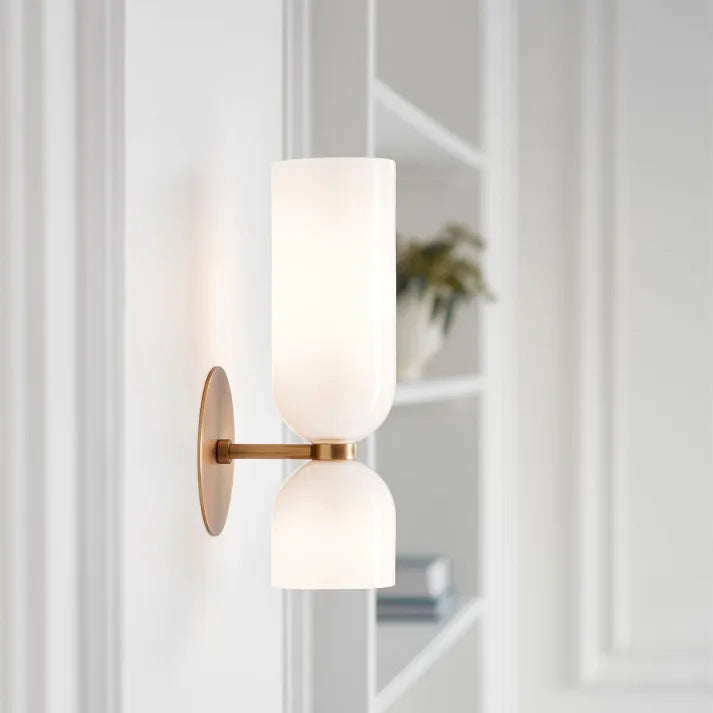 Elegant vägglampa i glas och metall - Skapa mys i hemmet