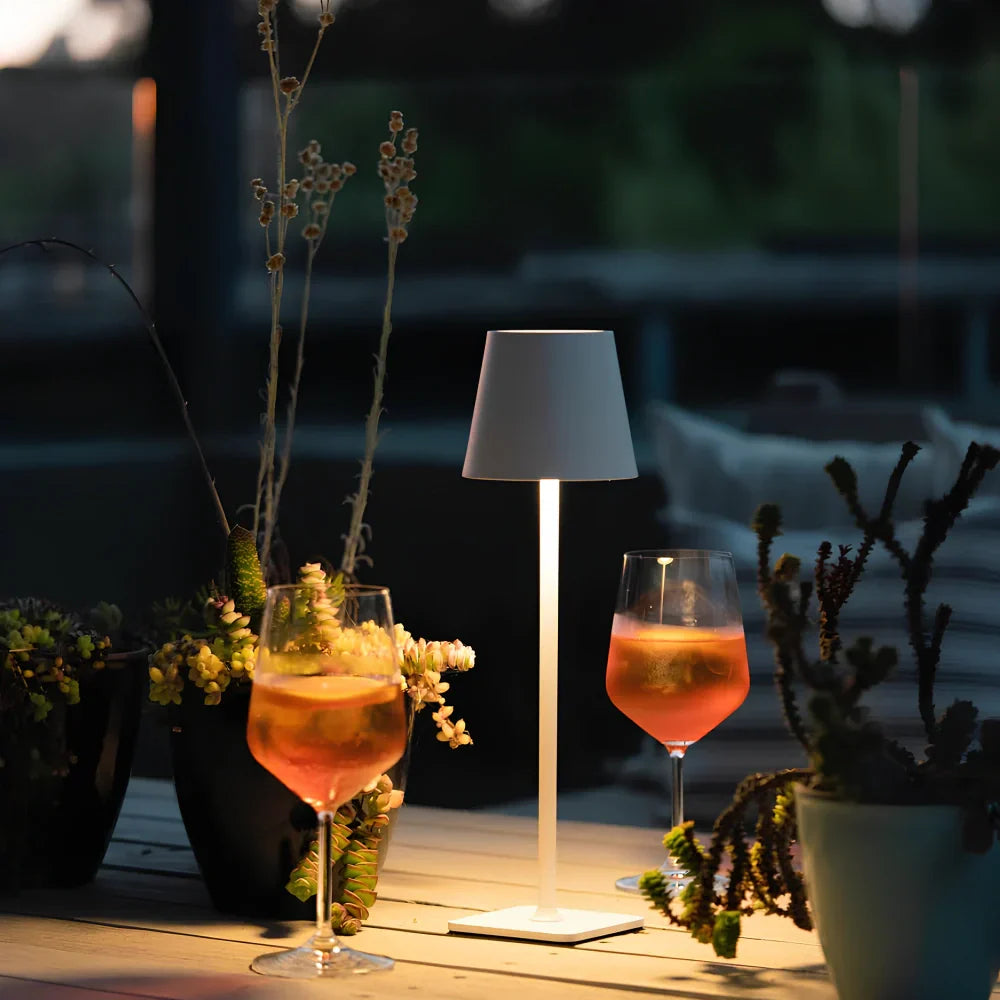 Høj Genopladelig Bordlampe | Trådløs belysning til inde og ude
