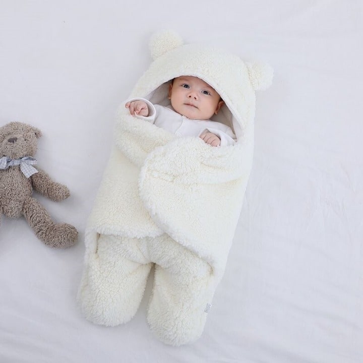 Varm og Beroligende Baby Svøb i Blød Fleece