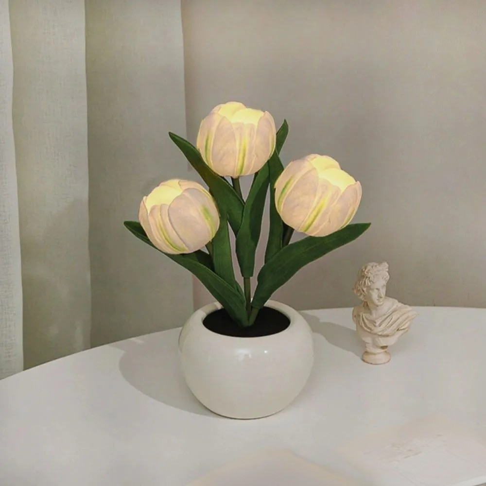 Dekorativ LED Tulipanlampe i Keramikpotte – Naturlig Hygge