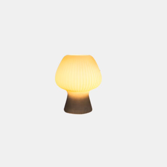 Vintage Bordlampe med Hyggebelysning og Klassisk Design