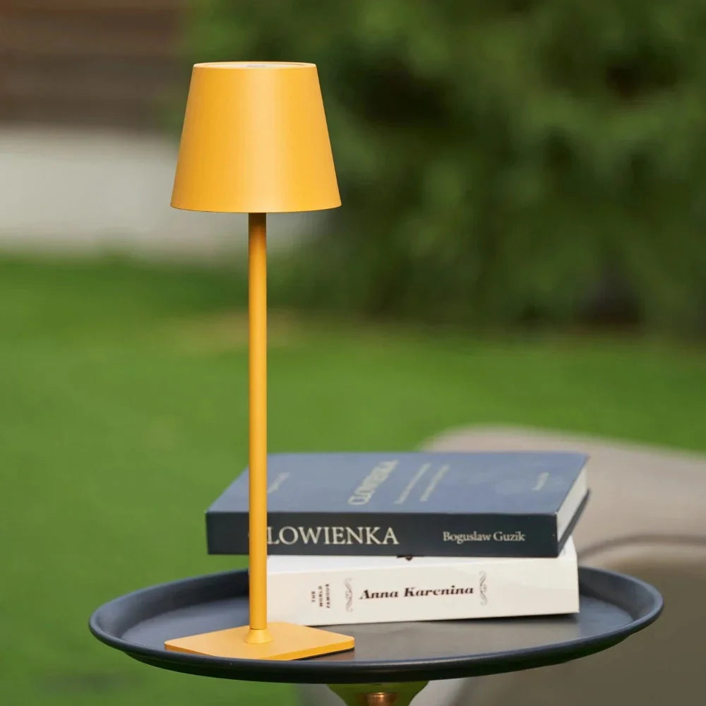 Høj Genopladelig Bordlampe | Trådløs belysning til inde og ude