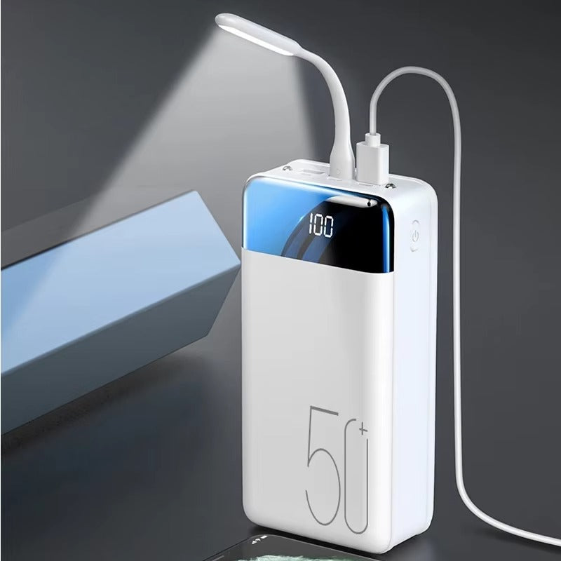 Kraftfull 50 000 mAh powerbank – snabbladdning för alla enheter